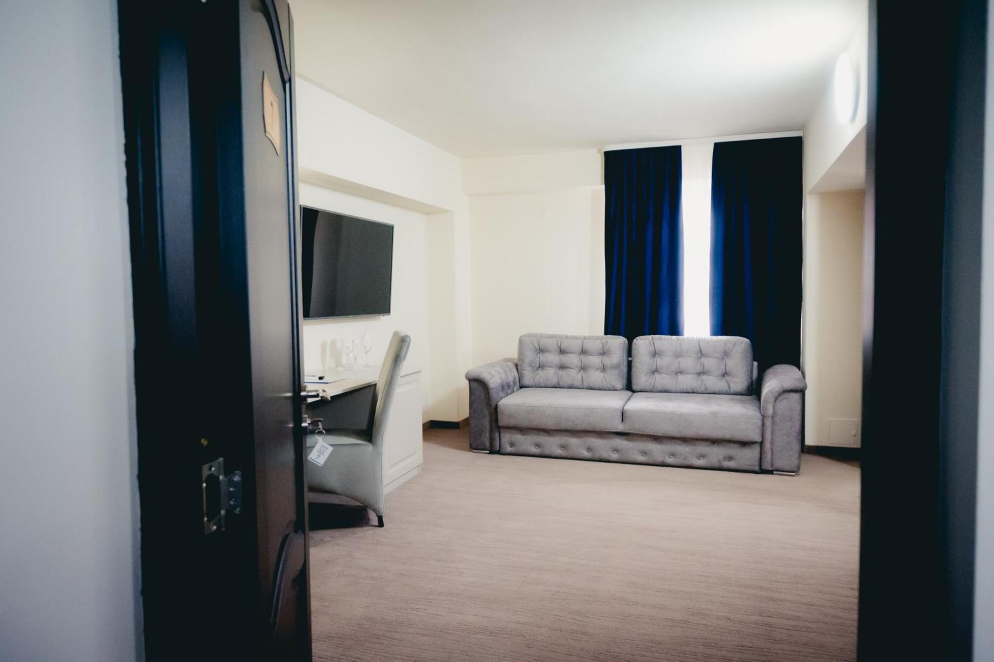 Hotel Valahia Тирговіште Екстер'єр фото