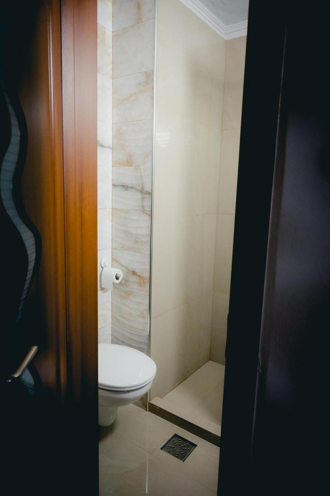 Hotel Valahia Тирговіште Екстер'єр фото