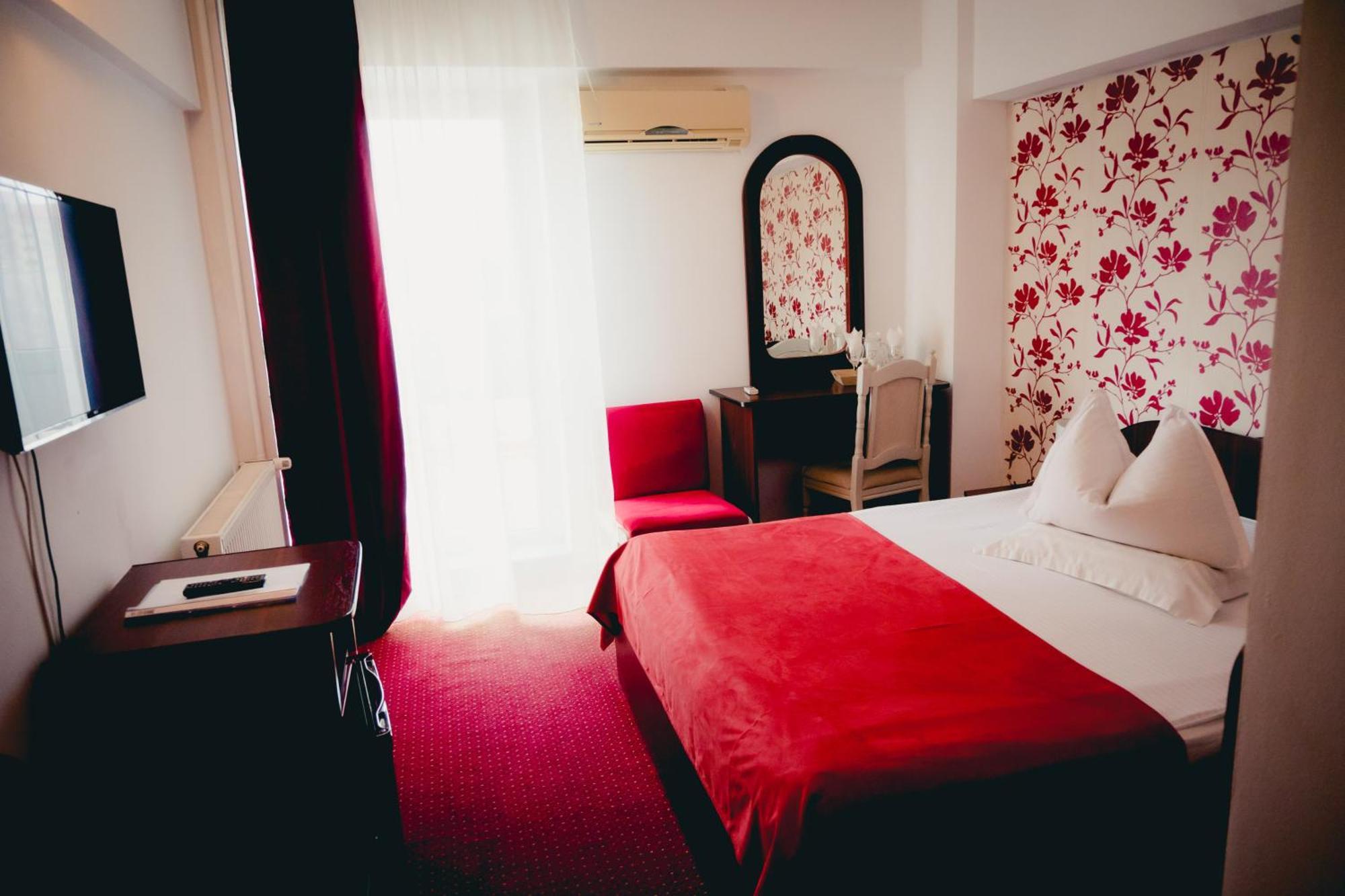 Hotel Valahia Тирговіште Екстер'єр фото