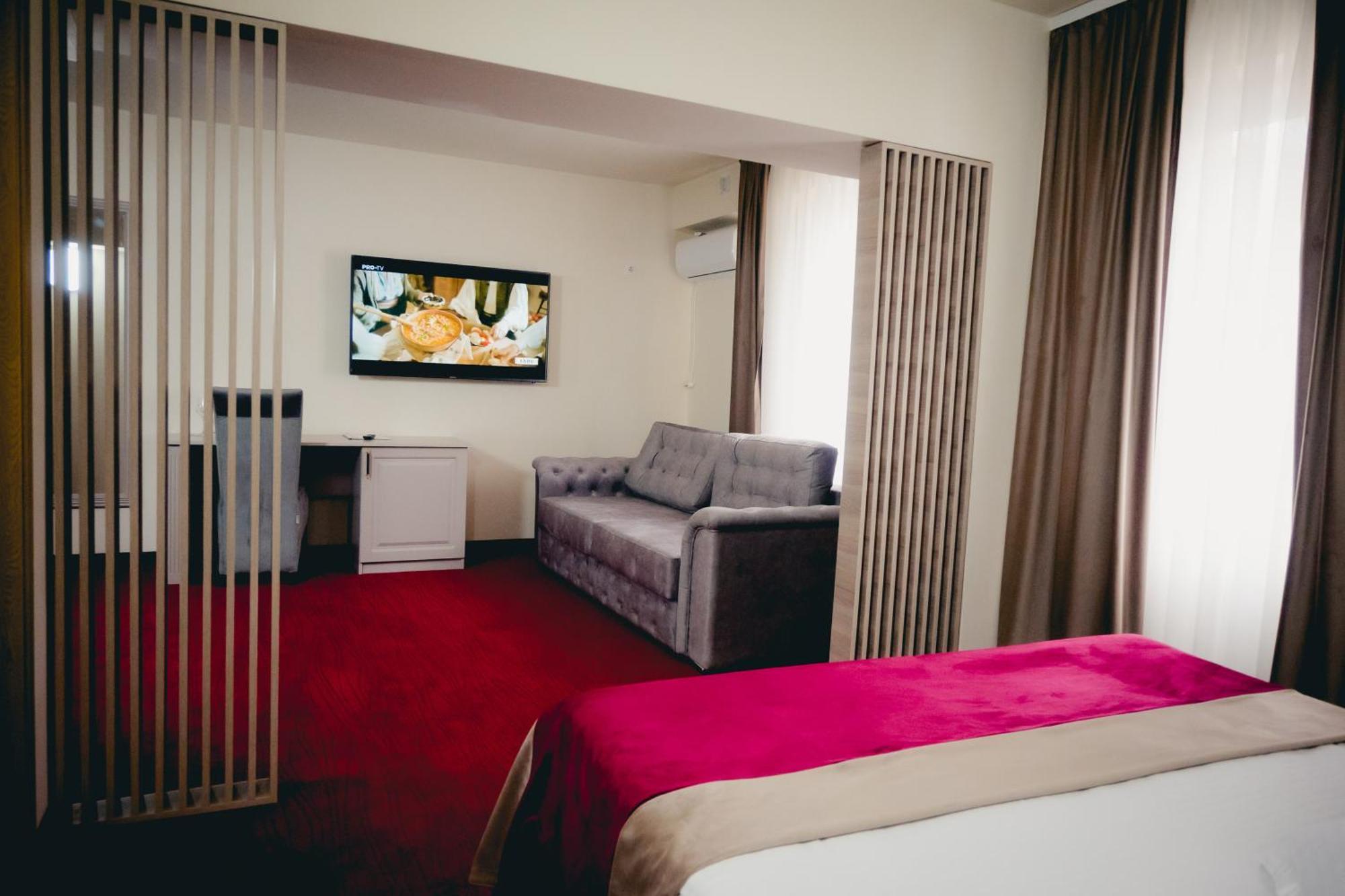 Hotel Valahia Тирговіште Екстер'єр фото