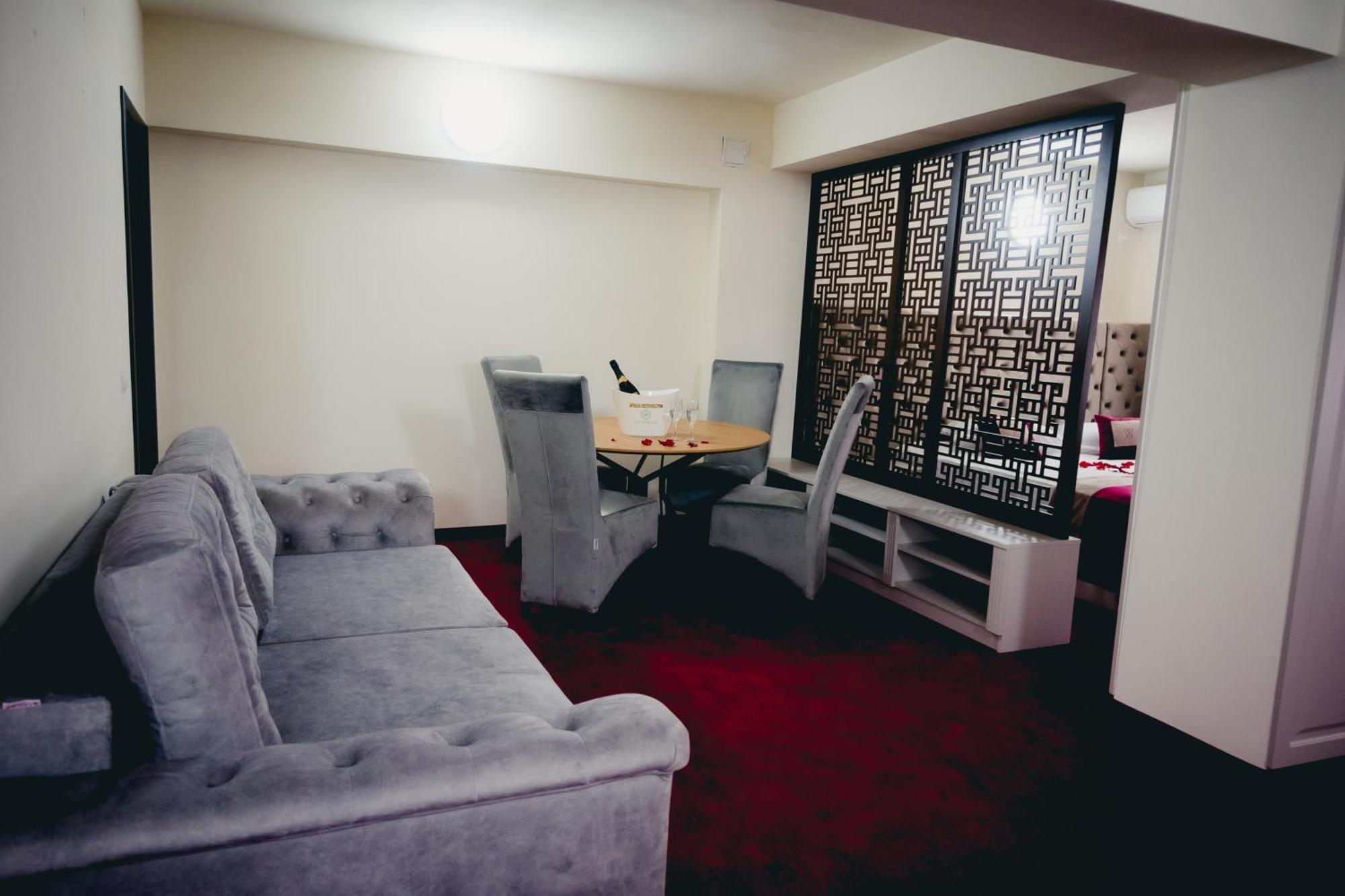 Hotel Valahia Тирговіште Екстер'єр фото