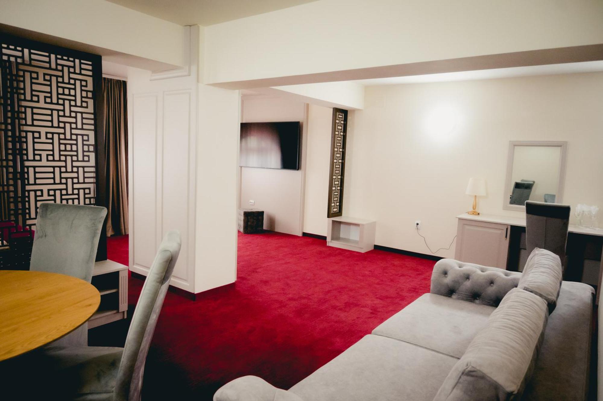Hotel Valahia Тирговіште Екстер'єр фото