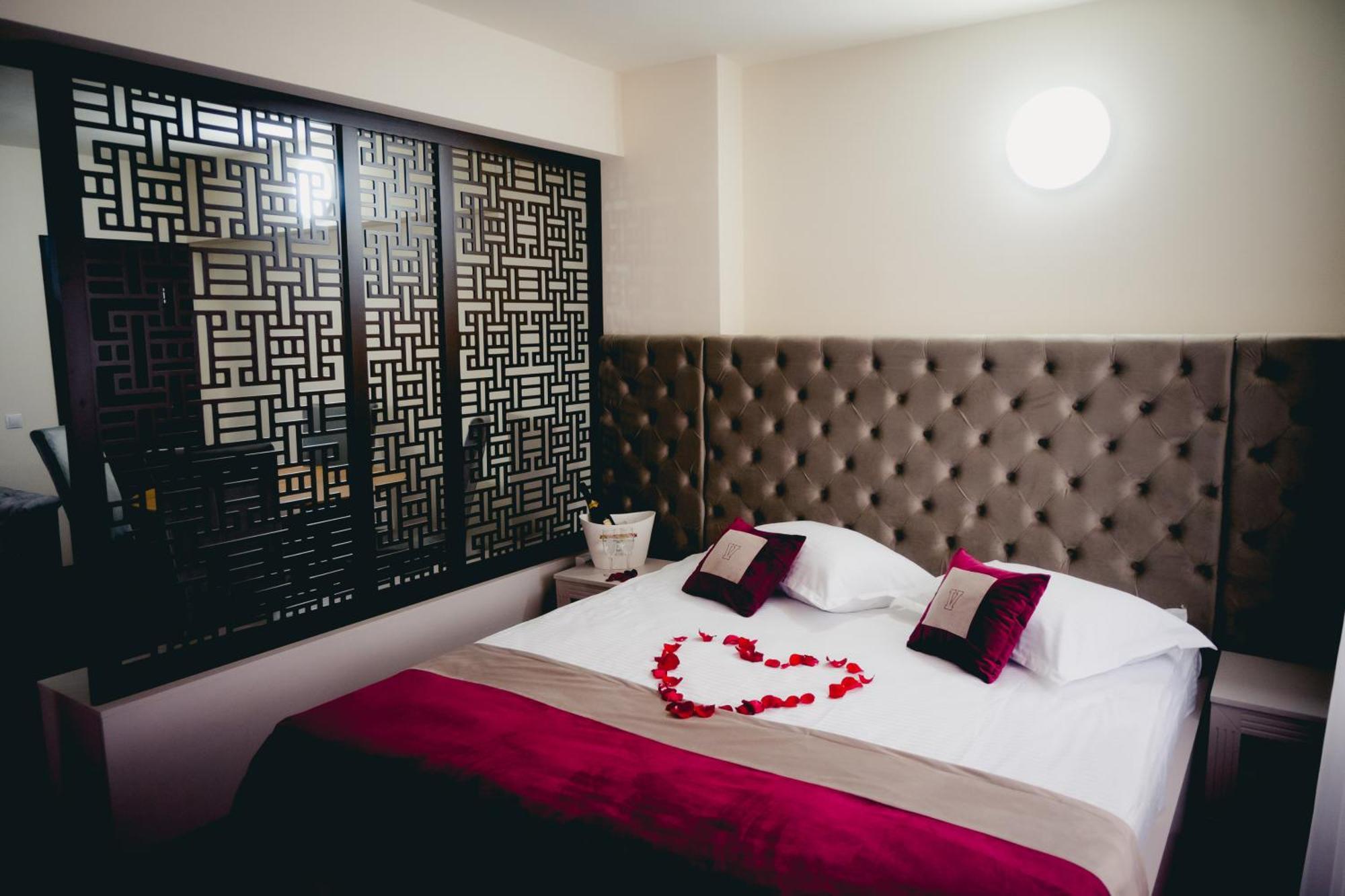 Hotel Valahia Тирговіште Екстер'єр фото