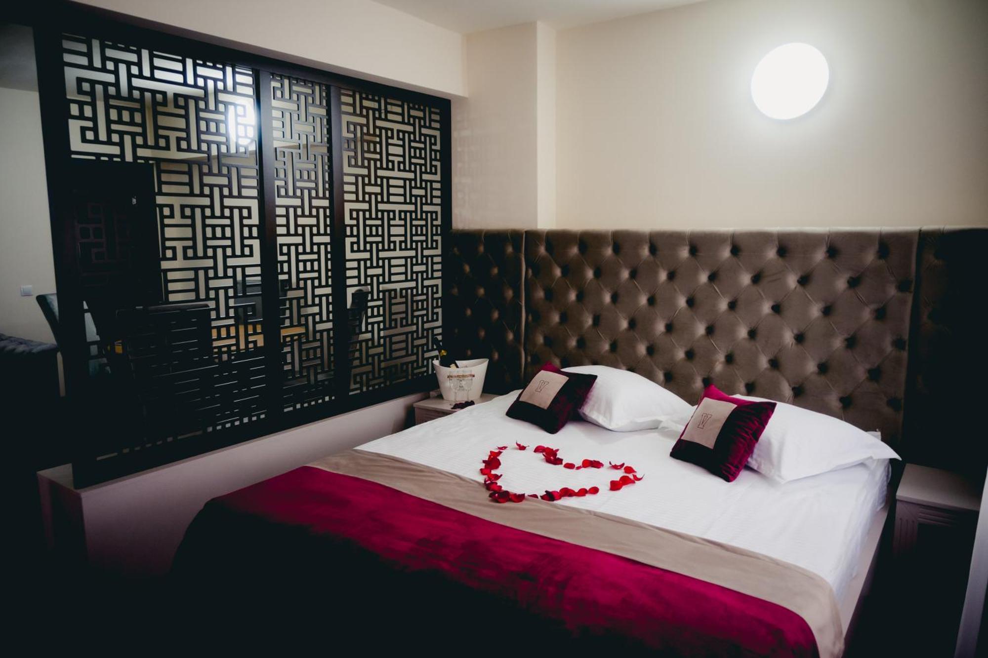 Hotel Valahia Тирговіште Екстер'єр фото