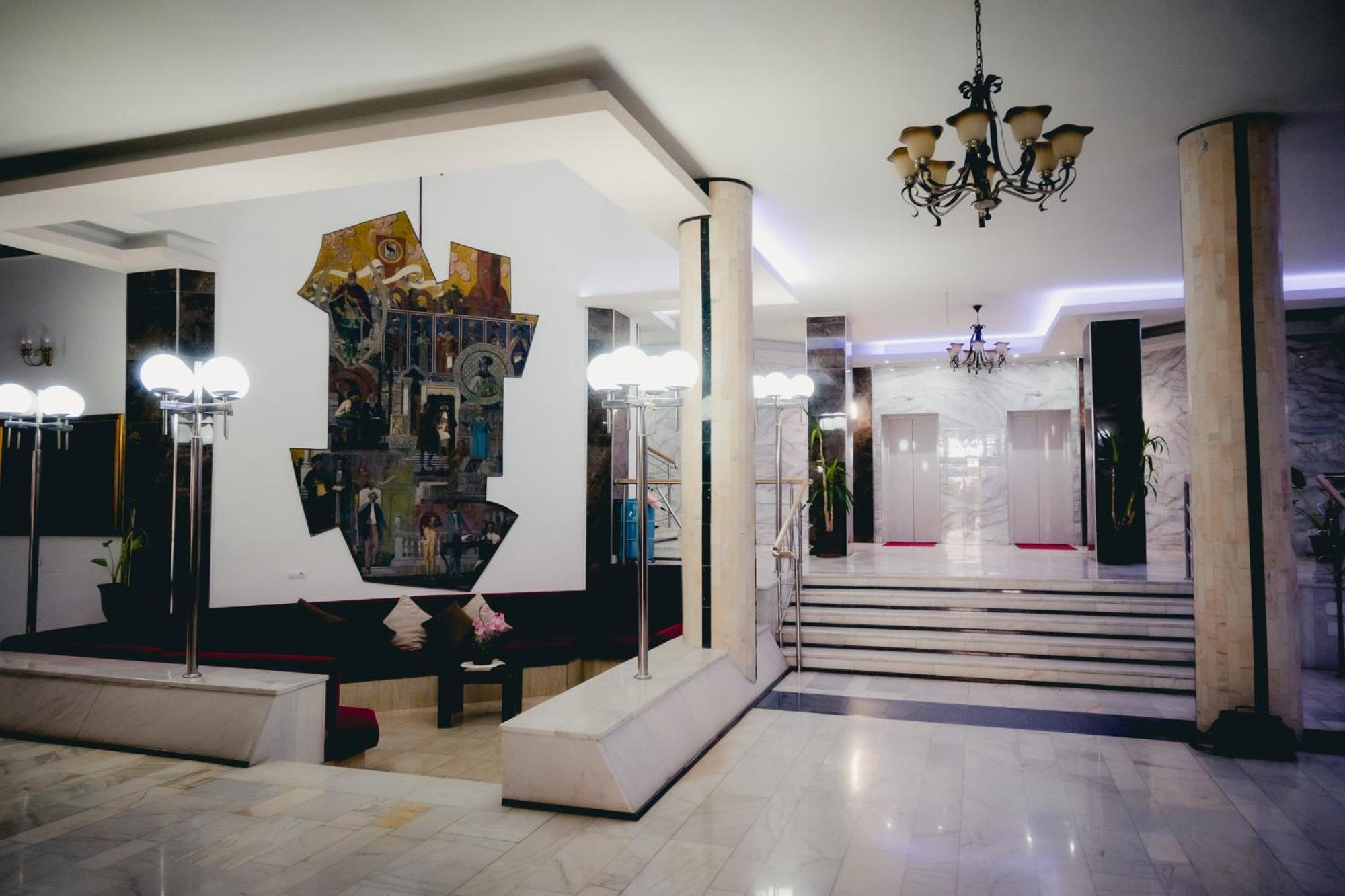 Hotel Valahia Тирговіште Екстер'єр фото