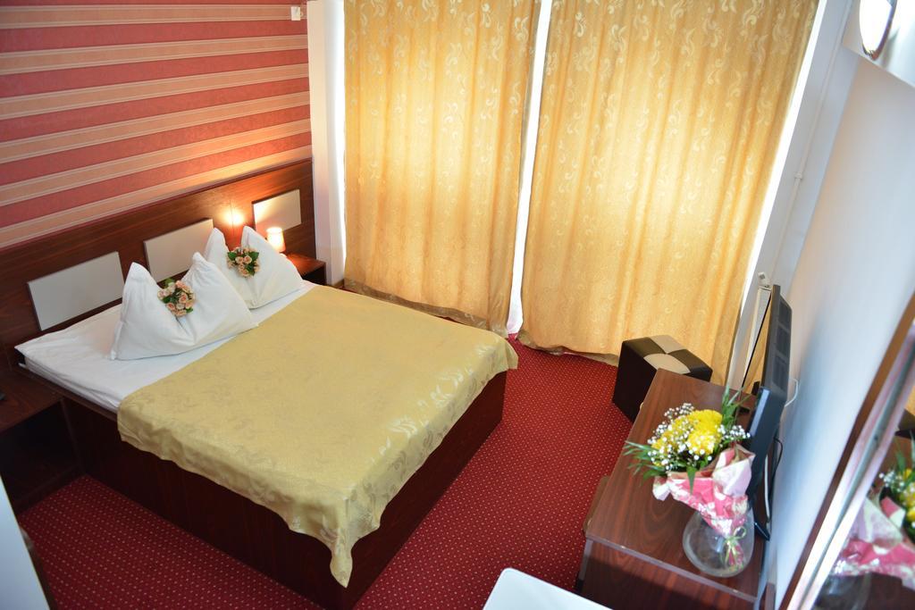 Hotel Valahia Тирговіште Екстер'єр фото