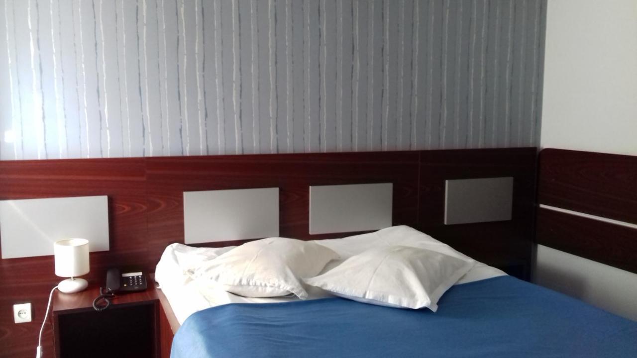 Hotel Valahia Тирговіште Екстер'єр фото